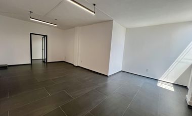 Oficina en renta a 2 cuadras av mexico