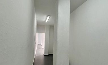 Oficina en renta a 2 cuadras av mexico