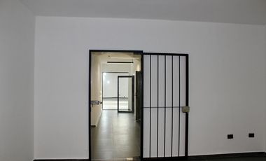 Oficina en renta a 2 cuadras av mexico
