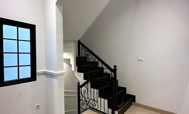 Rumah 1 Man Dalam cluster Townhouse Jagakarsa Jakarta Selatan