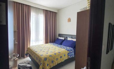 Dijual Town House Puri Mansion Hadap Pool 3 lantai Uk 6x12 Lb 143 m2