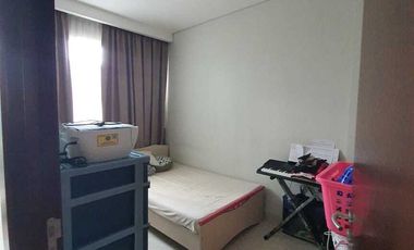 Dijual Town House Puri Mansion Hadap Pool 3 lantai Uk 6x12 Lb 143 m2