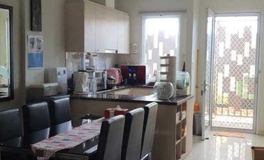 Dijual Town House Puri Mansion Hadap Pool 3 lantai Uk 6x12 Lb 143 m2