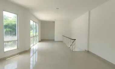 Dikontrakan RUKO DI HOOK DI SENTUL NIRWANA