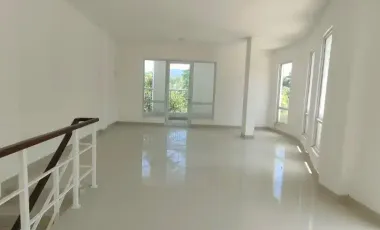 Dikontrakan RUKO DI HOOK DI SENTUL NIRWANA