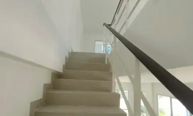 Dikontrakan RUKO DI HOOK DI SENTUL NIRWANA