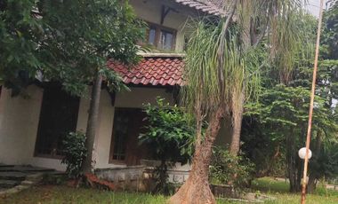 Rumah Besar Hook dekat MRT Lebak Bulus