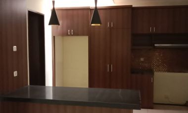 DISEWAKAN RUMAH DI VILLA CINERE MAS