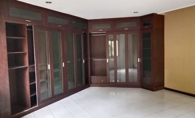 DISEWAKAN RUMAH DI VILLA CINERE MAS
