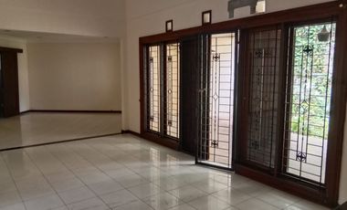 DISEWAKAN RUMAH DI VILLA CINERE MAS
