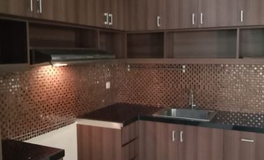 DISEWAKAN RUMAH DI VILLA CINERE MAS