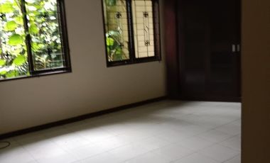DISEWAKAN RUMAH DI VILLA CINERE MAS