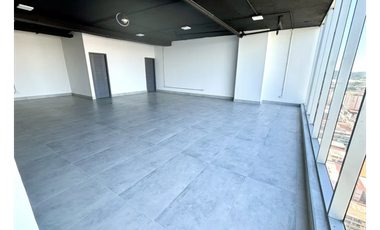 BALBOA / PH BOC / 99M / OFICINA / 2 PARKING / VISTA AL MAR / VACIO