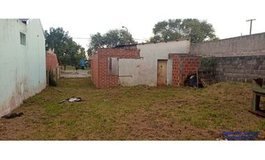 Se vende Hermoso lote  con construcción iniciada para vivienda.