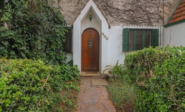 Casa en VENTA 6 amb. con Jardín - Vicente Lopéz