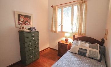 Casa en VENTA 6 amb. con Jardín - Vicente Lopéz