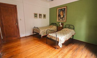 Casa en VENTA 6 amb. con Jardín - Vicente Lopéz