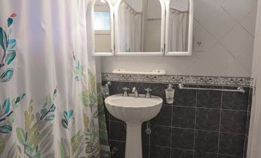 Casa en VENTA 6 amb. con Jardín - Vicente Lopéz