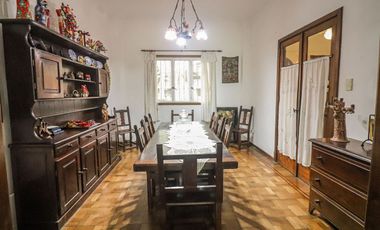 Casa en VENTA 6 amb. con Jardín - Vicente Lopéz