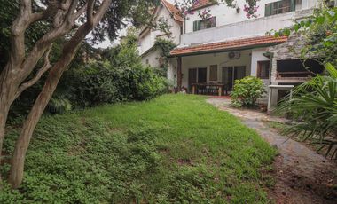 Casa en VENTA 6 amb. con Jardín - Vicente Lopéz