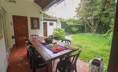 Casa en VENTA 6 amb. con Jardín - Vicente Lopéz