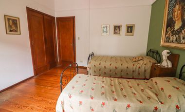 Casa en VENTA 6 amb. con Jardín - Vicente Lopéz