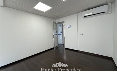 Oficina en Arriendo en A pasos del metro Manuel Monntt