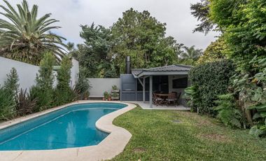 VENTA CASA EN VICENTE LOPEZ  CON JARDIN Y PILETA