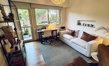 VENTA CASA EN VICENTE LOPEZ  CON JARDIN Y PILETA