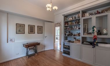 VENTA CASA EN VICENTE LOPEZ  CON JARDIN Y PILETA