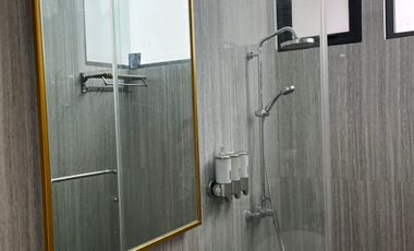 Rumah Furnished Brava Himalaya Karawaci Ada kolam ikan