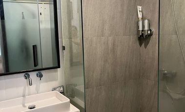 Rumah Furnished Brava Himalaya Karawaci Ada kolam ikan