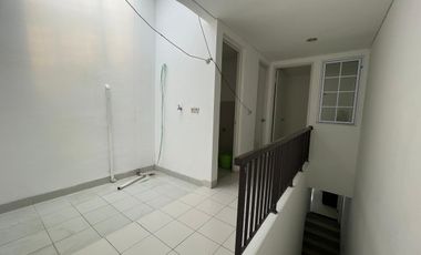 Disewa DE PARK Cluster DE MAJA Full Furnish With Swimming Pool