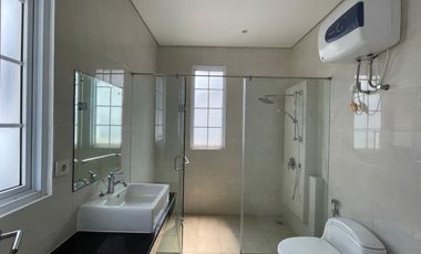 Disewa DE PARK Cluster DE MAJA Full Furnish With Swimming Pool