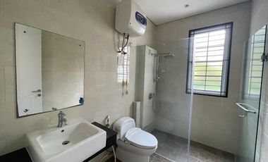 Disewa DE PARK Cluster DE MAJA Full Furnish With Swimming Pool