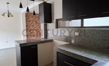 Alquilo Casa en Villa España, etapa Valencia. KariG