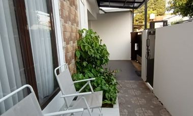 Dijual rumah baru design modern full furnished siap huni di mampang