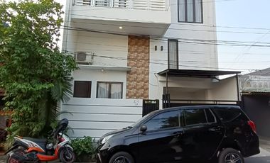 Dijual rumah baru design modern full furnished siap huni di mampang