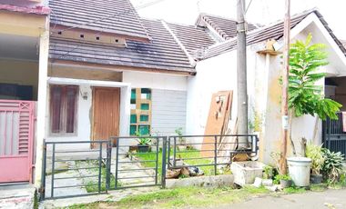 Di jual rumah di dukuh zamrud mustika jaya