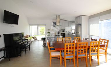 San Lorenzo Residencial: Magnifica y amplia propiedad en una planta.