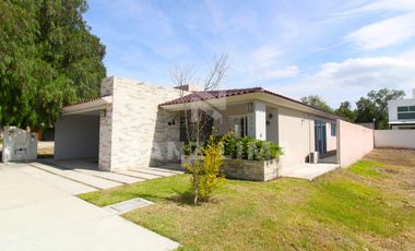 San Lorenzo Residencial: Magnifica y amplia propiedad en una planta.
