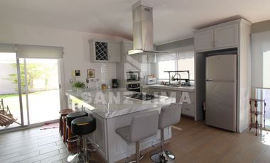 San Lorenzo Residencial: Magnifica y amplia propiedad en una planta.