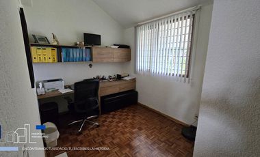 VENTA DE CASA EN LOMAS VERDES CON TERRAZA