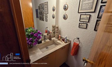 VENTA DE CASA EN LOMAS VERDES CON TERRAZA