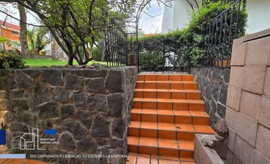 VENTA DE CASA EN LOMAS VERDES CON TERRAZA