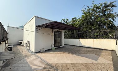 Disewa Rumah besar 7 kamar tidur Duri kepa (rumah di hoek)