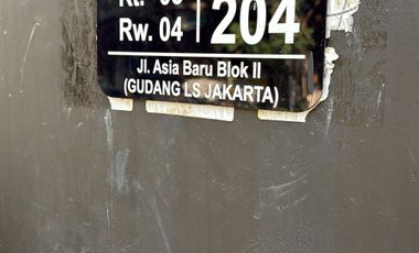 Disewa Rumah besar 7 kamar tidur Duri kepa (rumah di hoek)