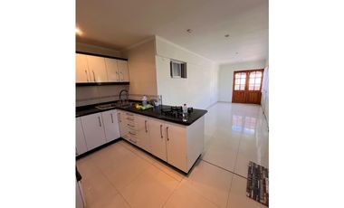 SE VENDE HERMOSA CASA EN VILLA EL MARAY