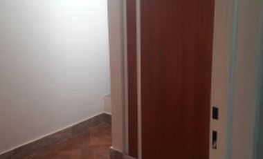 WILDE, AVELLANEDA. ALQUILER DE DPTO. TIPO CASA DE 3 AMBIENTES Y TERRAZA.