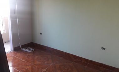 WILDE, AVELLANEDA. ALQUILER DE DPTO. TIPO CASA DE 3 AMBIENTES Y TERRAZA.